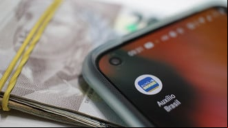 Governo libera empréstimo do Auxílio Brasil a partir de 10 de outubro - Foto: Ache Concursos Governo libera empréstimo do Auxílio Brasil a partir de 10 de outubro - Foto: Ache Concursos